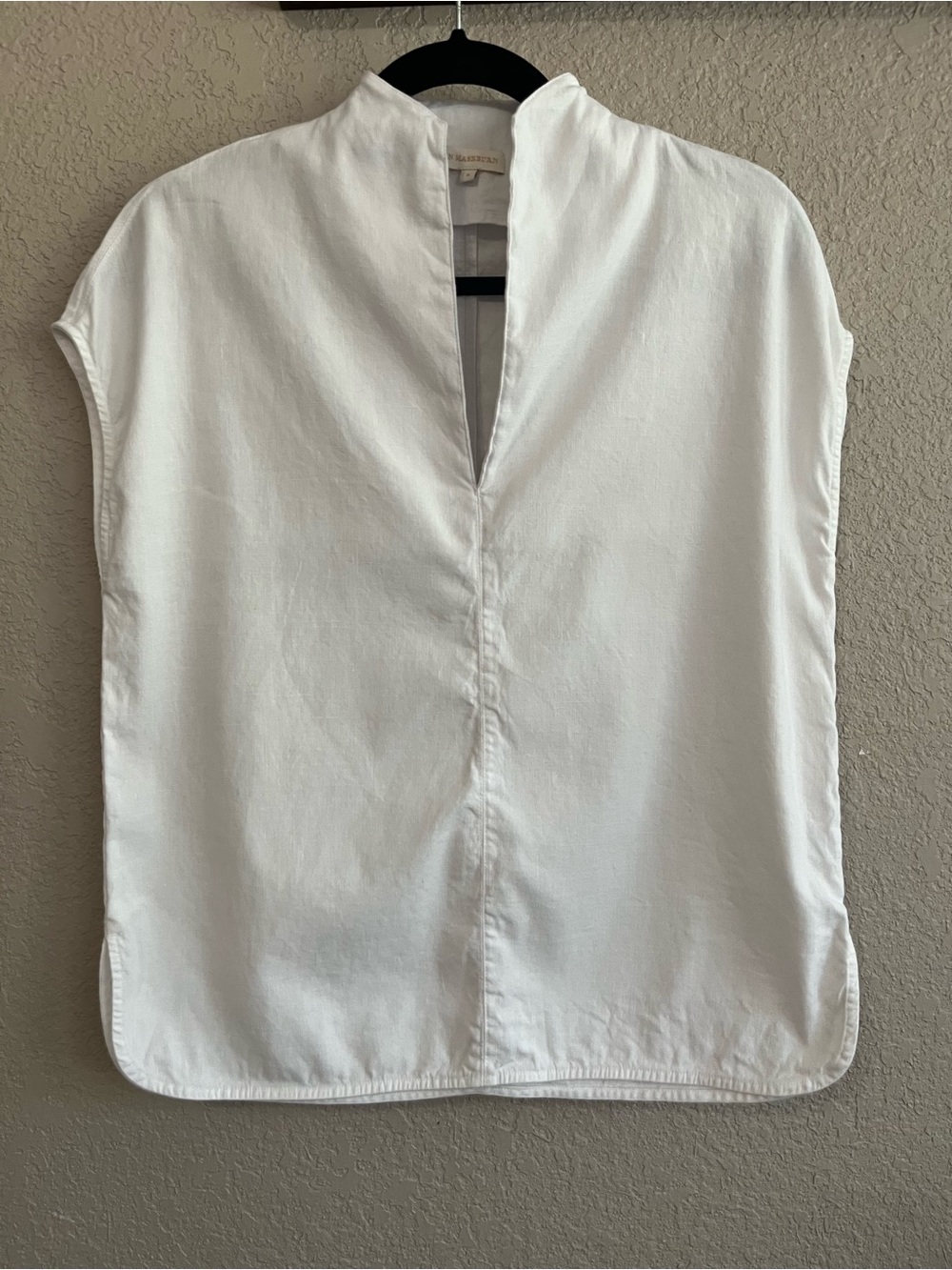 Ann Mashburn White Linen Blend Sleeveless Split Neck Popover Top - Size Small